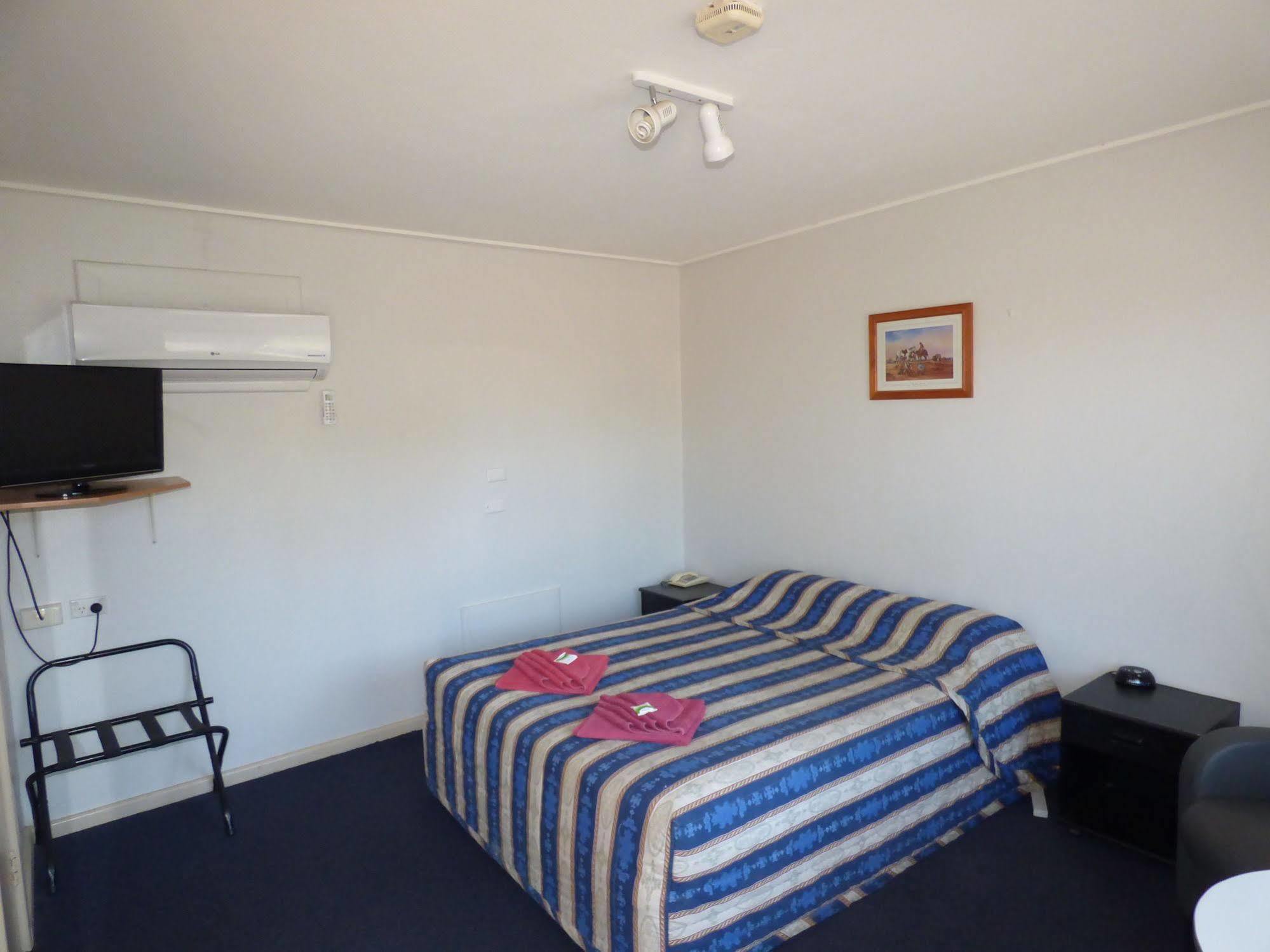 Red Chief Motel 3*